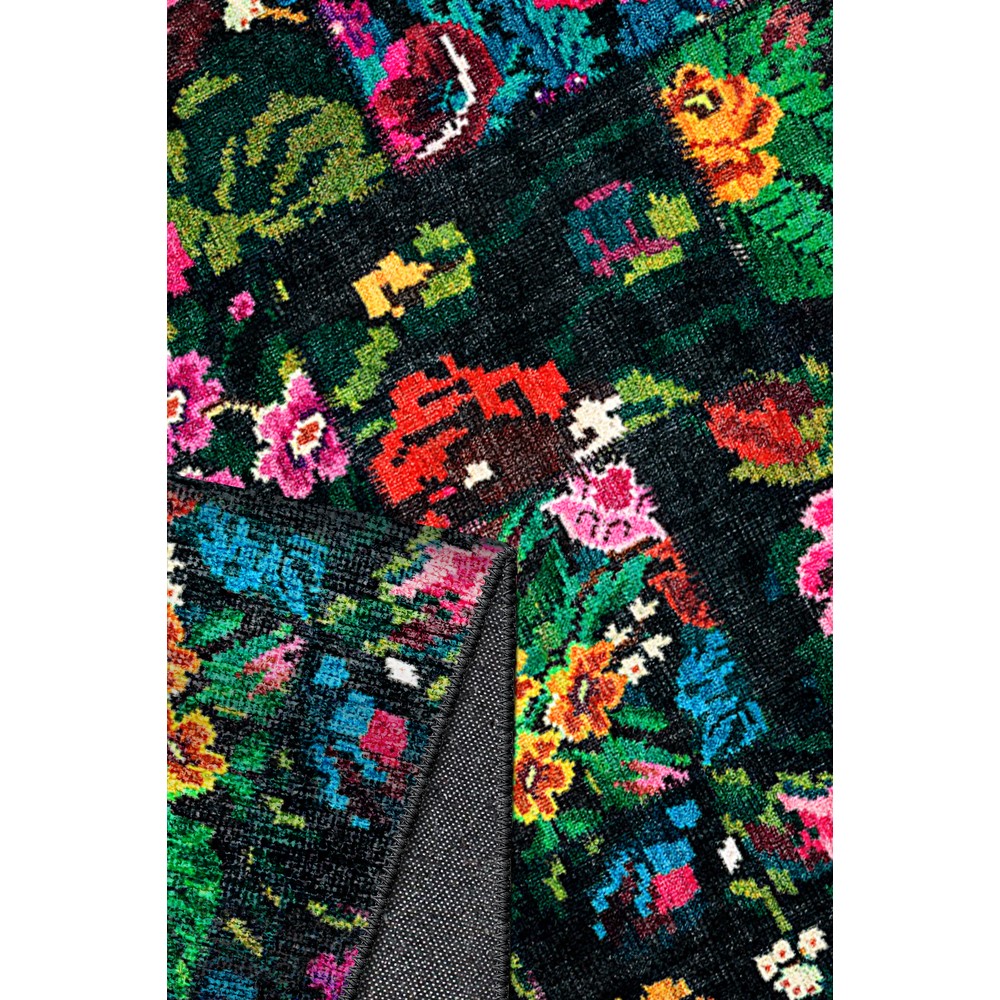 Quintesa Patch 05 Patchwork Halı: Renklerin ve Desenlerin Sanatsal Dansı